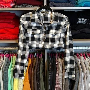 Taxi black/white plaid long sleeve front button closure cropped top size S